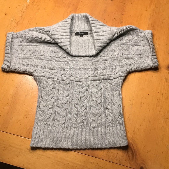 Express Sweaters - Express Short Sleeve Sweater